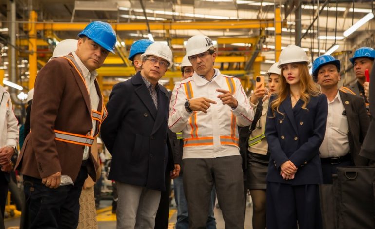  El Gobierno lanza la primera política para crear la industria de buses eléctricos en Colombia: un nuevo sector productivo despega con el impulso al ensamblaje nacional